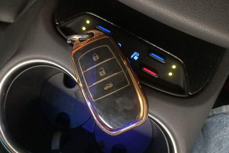 Used Toyota Venza 2022 2.0L CVT Two-Wheel Drive Prestige Edition Vehicle Key