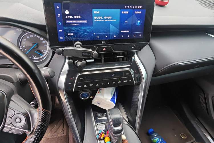 Used Toyota Venza 2022 Dual-Engine 2.5L CVT Two-Wheel Drive Prestige Edition Audio And AC Panel