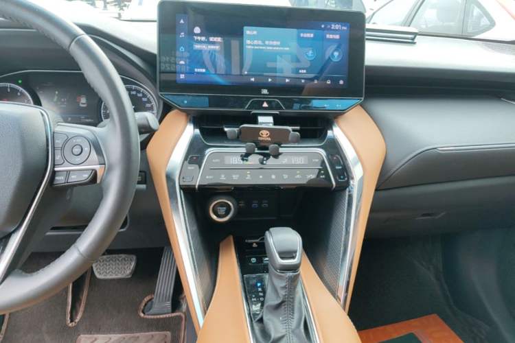 Used Toyota Venza 2022 2.0L CVT Two-Wheel Drive Prestige Edition Audio And AC Panel