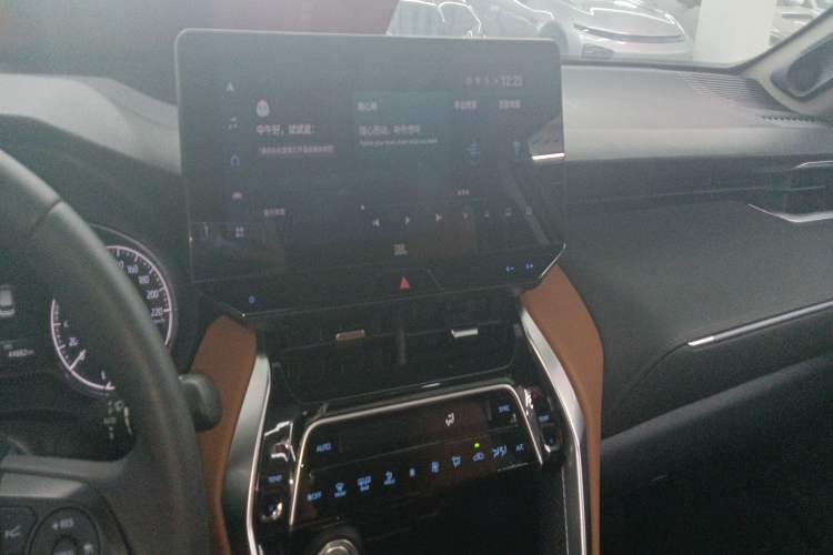 Used Toyota Venza 2022 2.0L CVT Two-Wheel Drive Prestige Edition Audio And AC Panel