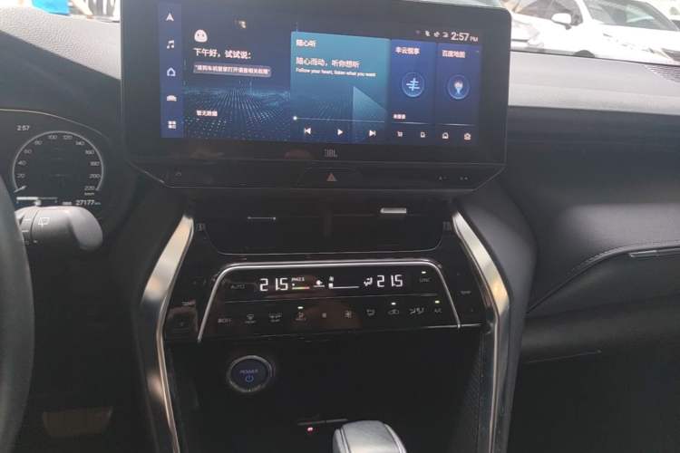 Used Toyota Venza 2022 Dual-Engine 2.5L CVT Four-Wheel Drive Supreme Edition Audio And AC Panel