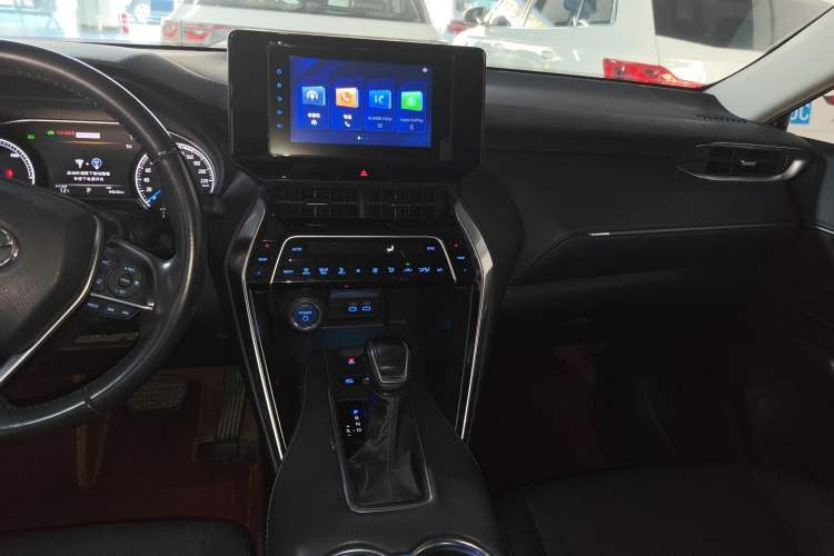 Used Toyota Venza 2022 Dual-Engine 2.5L CVT Two-Wheel Drive Luxury Edition Audio And AC Panel
