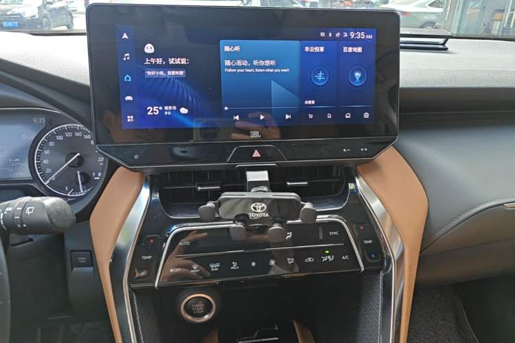 Used Toyota Venza 2022 2.0L CVT Two-Wheel Drive Prestige Edition Audio And AC Panel