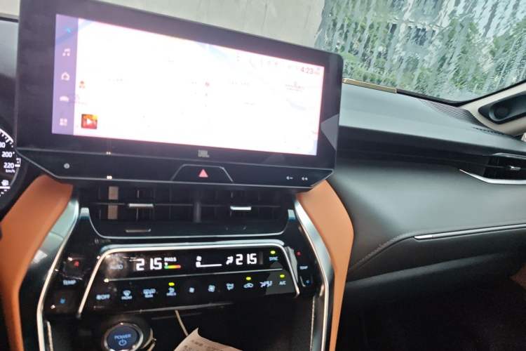 Used Toyota Venza 2022 Dual-Engine 2.5L CVT Two-Wheel Drive Prestige Edition Audio And AC Panel