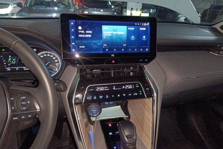 Used Toyota Venza 2022 Dual-Engine 2.5L CVT Two-Wheel Drive Prestige Edition Audio And AC Panel