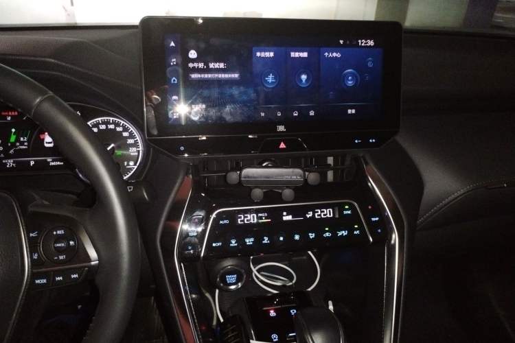 Used Toyota Venza 2022 2.0L CVT Two-Wheel Drive Prestige Edition Audio And AC Panel