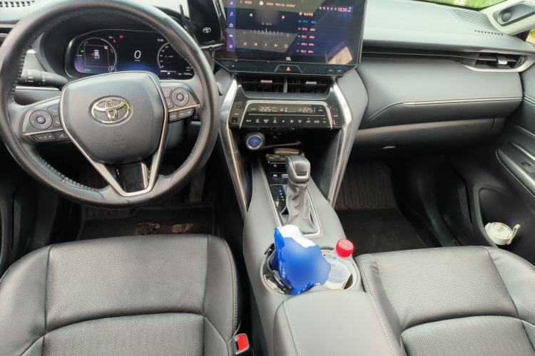 Used Toyota Venza 2022 Dual-Engine 2.5L CVT Four-Wheel Drive Supreme Edition Center Console