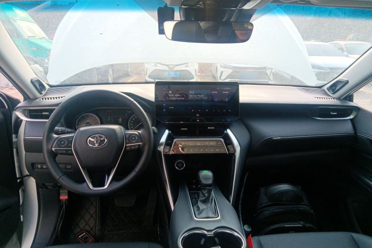 Used Toyota Venza 2022 2.0L CVT Two-Wheel Drive Prestige Edition Center Console