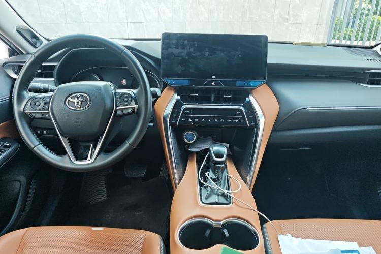 Used Toyota Venza 2022 Dual-Engine 2.5L CVT Two-Wheel Drive Prestige Edition Center Console