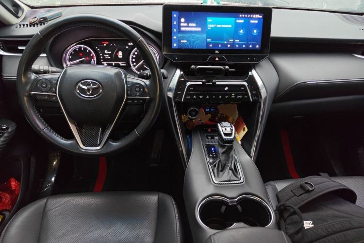 Used Toyota Venza 2022 2.0L CVT Two-Wheel Drive Prestige Edition Center Console