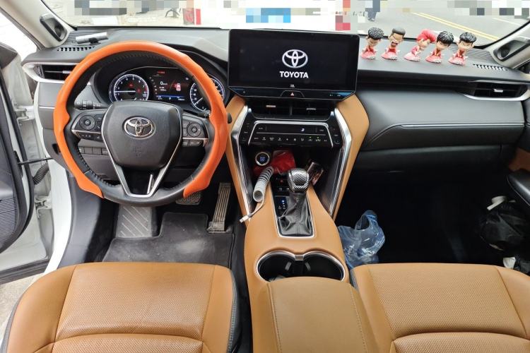 Used Toyota Venza 2022 2.0L CVT Two-Wheel Drive Prestige Edition Center Console