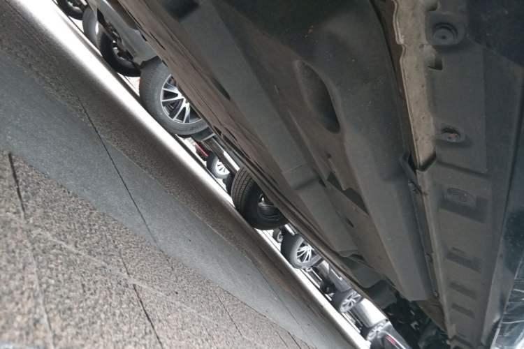 Used Toyota Venza 2022 Dual-Engine 2.5L CVT Two-Wheel Drive Prestige Edition Chassis Front Left
