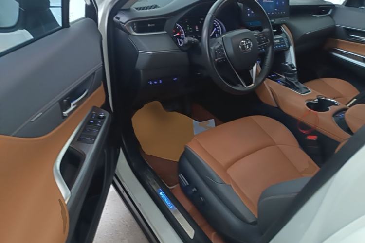 Used Toyota Venza 2022 2.0L CVT Two-Wheel Drive Prestige Edition Driver Seat