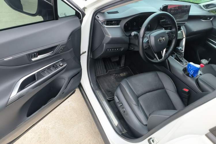 Used Toyota Venza 2022 Dual-Engine 2.5L CVT Four-Wheel Drive Supreme Edition Driver Seat