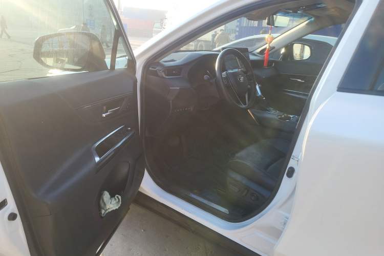 Used Toyota Venza 2022 Dual-Engine 2.5L CVT Four-Wheel Drive Supreme Edition Driver Seat