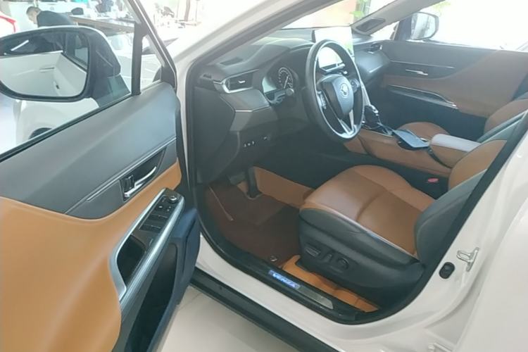 Used Toyota Venza 2022 2.0L CVT Two-Wheel Drive Prestige Edition Driver Seat