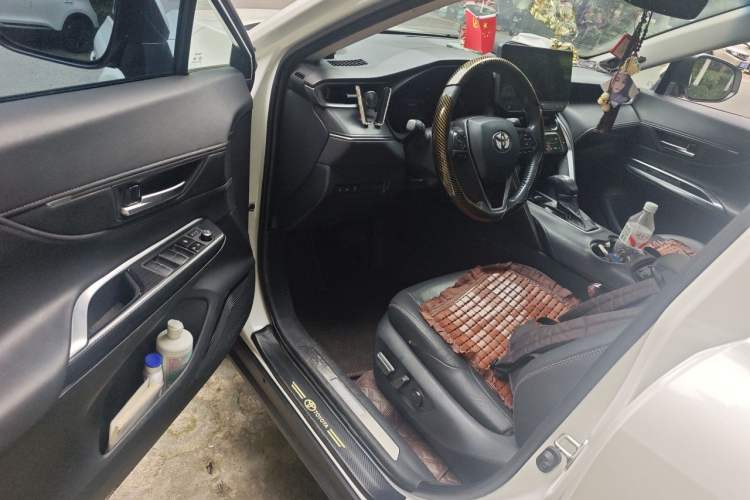 Used Toyota Venza 2022 2.0L CVT Two-Wheel Drive Prestige Edition Driver Seat