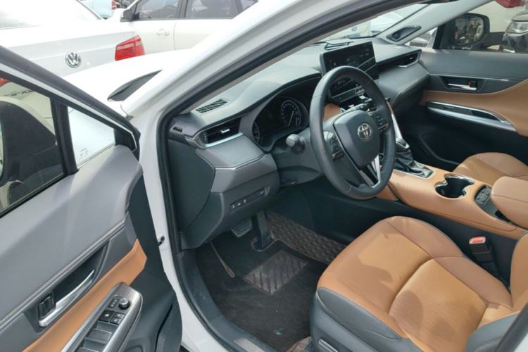 Used Toyota Venza 2022 2.0L CVT Two-Wheel Drive Prestige Edition Driver Seat