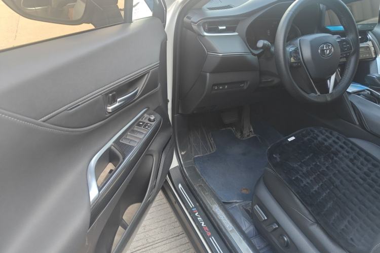 Used Toyota Venza 2022 2.0L CVT Two-Wheel Drive Prestige Edition Driver Seat