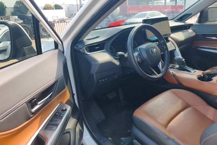 Used Toyota Venza 2022 2.0L CVT Two-Wheel Drive Prestige Edition Driver Seat