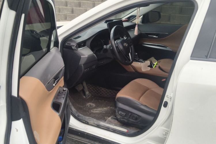 Used Toyota Venza 2022 2.0L CVT Two-Wheel Drive Prestige Edition Driver Seat