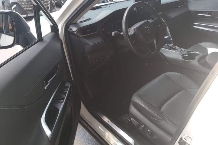 Used Toyota Venza 2022 Dual-Engine 2.5L CVT Four-Wheel Drive Supreme Edition Driver Seat
