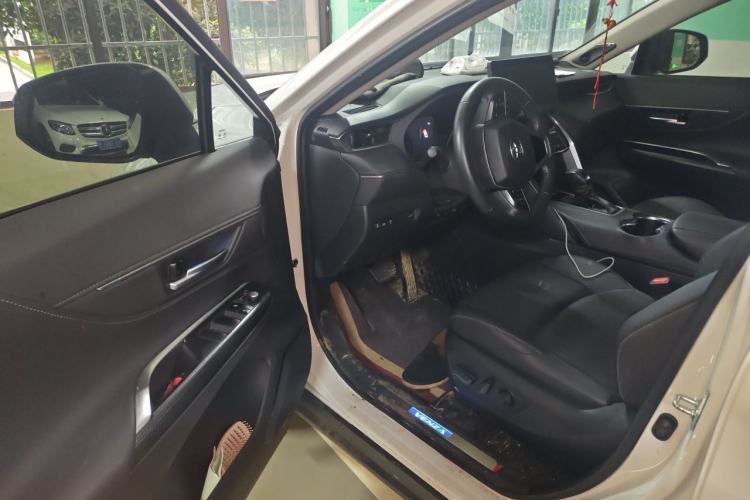 Used Toyota Venza 2022 2.0L CVT Two-Wheel Drive Prestige Edition Driver Seat