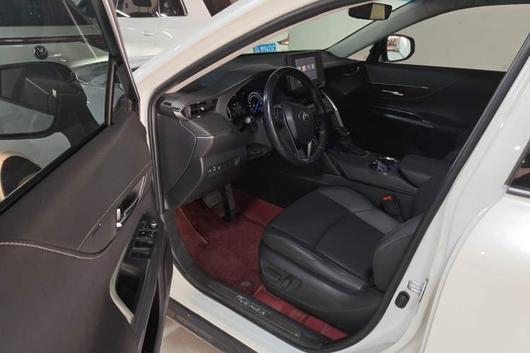 Used Toyota Venza 2022 Dual-Engine 2.5L CVT Two-Wheel Drive Luxury Edition Driver Seat