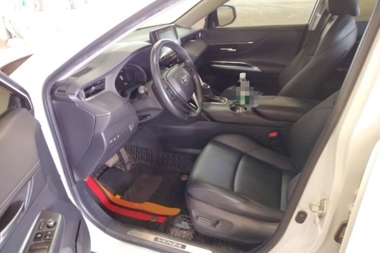 Used Toyota Venza 2022 2.0L CVT Two-Wheel Drive Luxury Edition Driver Seat