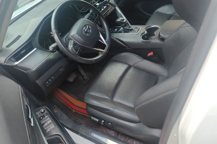 Used Toyota Venza 2022 2.0L CVT Two-Wheel Drive Prestige Edition Driver Seat