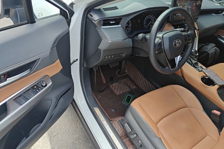 Used Toyota Venza 2022 2.0L CVT Two-Wheel Drive Prestige Edition Driver Seat