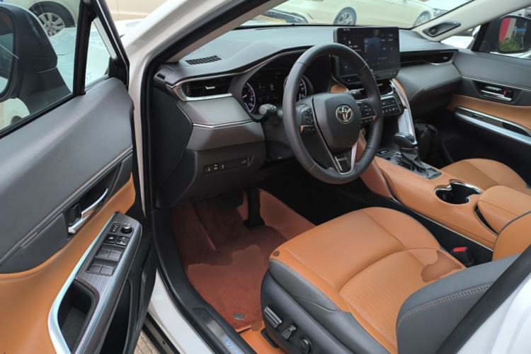 Used Toyota Venza 2022 2.0L CVT Two-Wheel Drive Prestige Edition Driver Seat