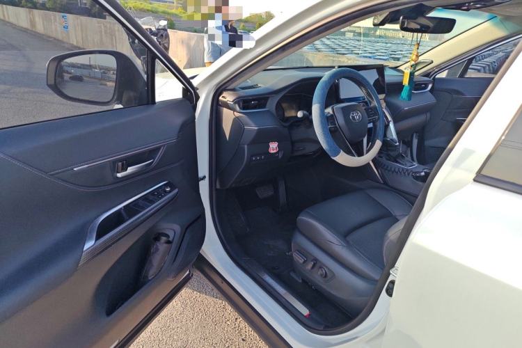 Used Toyota Venza 2022 2.0L CVT Two-Wheel Drive Prestige Edition Driver Seat