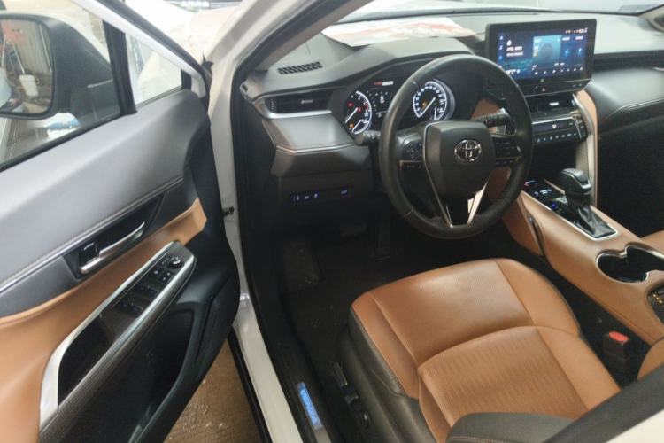 Used Toyota Venza 2022 2.0L CVT Two-Wheel Drive Prestige Edition Driver Seat