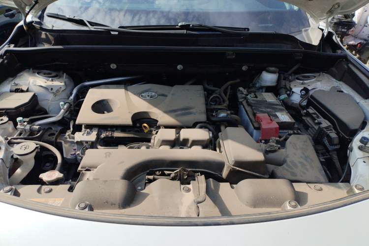Used Toyota Venza 2022 2.0L CVT Two-Wheel Drive Prestige Edition Engine Bay