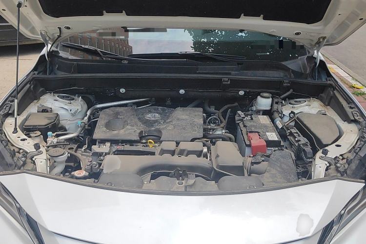 Used Toyota Venza 2022 2.0L CVT Two-Wheel Drive Prestige Edition Engine Bay