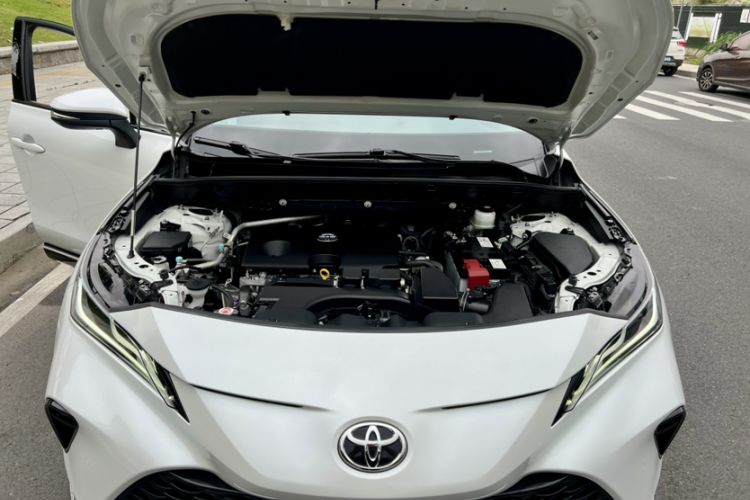 Used Toyota Venza 2022 2.0L CVT Two-Wheel Drive Prestige Edition Engine Bay
