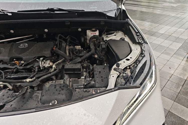 Used Toyota Venza 2022 Dual-Engine 2.5L CVT Two-Wheel Drive Prestige Edition Engine Bay Left