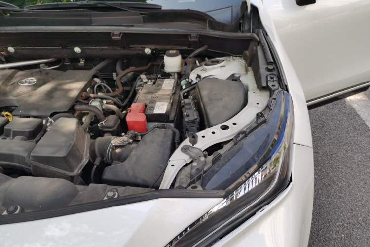 Used Toyota Venza 2022 2.0L CVT Two-Wheel Drive Luxury Edition Engine Bay Left