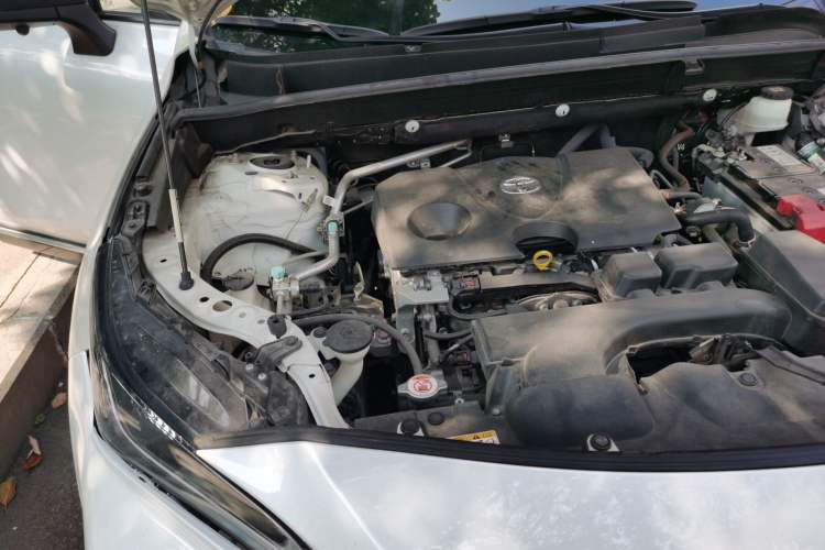 Used Toyota Venza 2022 2.0L CVT Two-Wheel Drive Luxury Edition Engine Bay Right