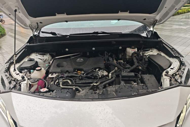 Used Toyota Venza 2022 Dual-Engine 2.5L CVT Two-Wheel Drive Prestige Edition Engine Bay