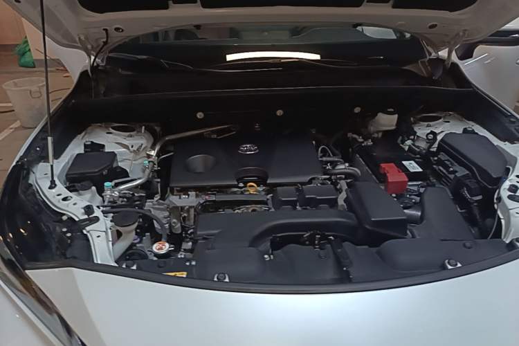 Used Toyota Venza 2022 2.0L CVT Two-Wheel Drive Prestige Edition Engine Bay