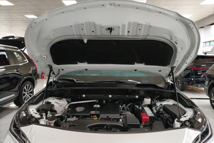 Used Toyota Venza 2022 2.0L CVT Two-Wheel Drive Prestige Edition Engine Bay