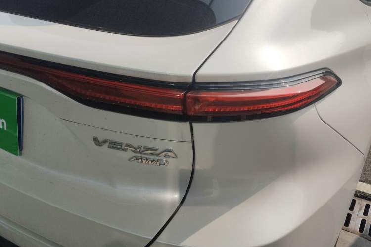 Used Toyota Venza 2022 2.0L CVT Four-Wheel Drive Supreme Edition Exterior 2