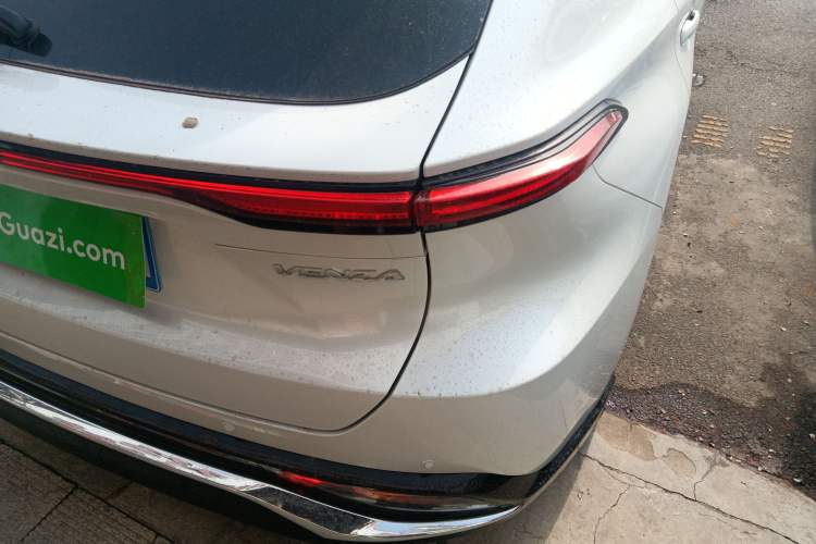 Used Toyota Venza 2022 2.0L CVT Two-Wheel Drive Prestige Edition Exterior 3