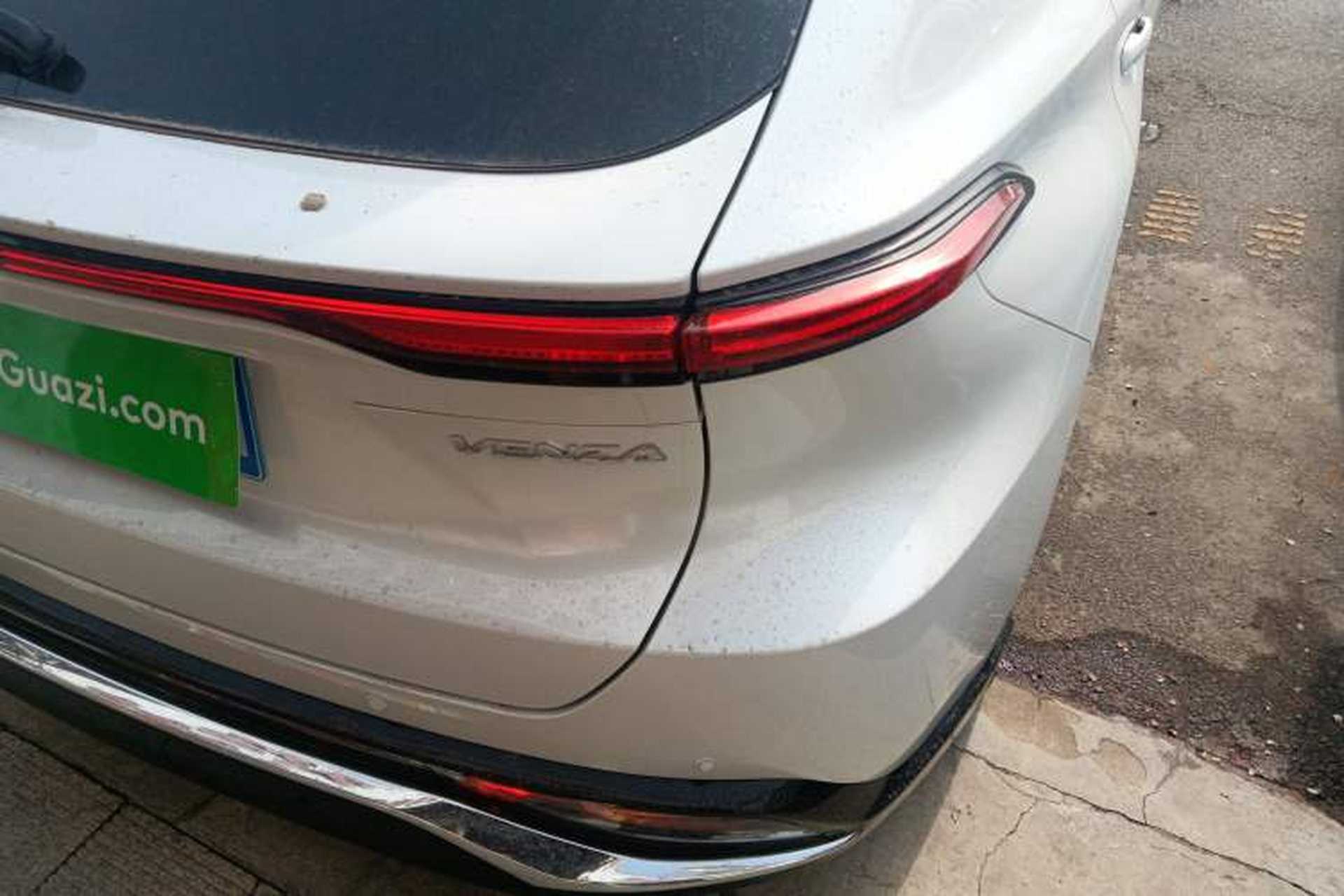 Used Toyota Venza 2022 2.0L CVT Two-Wheel Drive Prestige Edition Exterior 3