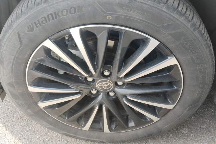 Used Toyota Venza 2022 2.0L CVT Four-Wheel Drive Supreme Edition Exterior 3