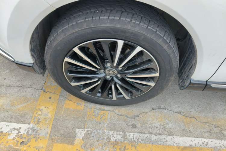 Used Toyota Venza 2022 2.0L CVT Two-Wheel Drive Prestige Edition Exterior 4