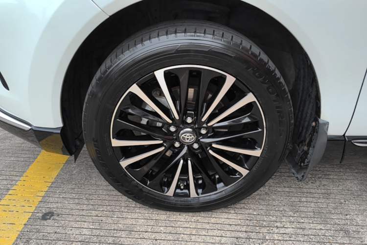 Used Toyota Venza 2022 2.0L CVT Two-Wheel Drive Prestige Edition Exterior 4