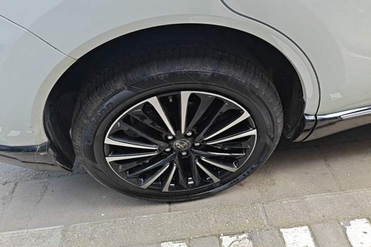 Used Toyota Venza 2022 2.0L CVT Two-Wheel Drive Prestige Edition Exterior 5